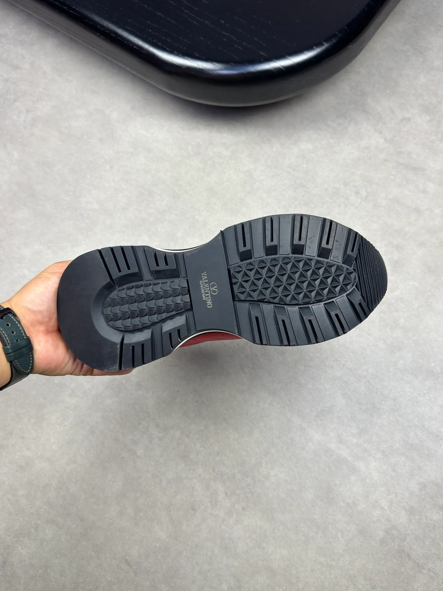 [VALENTINO] Valentino men's shoes 💰500💰 - High-end quality original order - Upper: 🔝 Nappa calf leather, tumbled calf leather, sewn brand plastic totem - Lining: brand mesh canvas, foot pad; water-dyed cow leather - Outsole: multi-color wear-resistant velvet·rubber; combined molded outsole -Super high quality control·Fine workmanship: highlighted (high-end·luxury·grade) -Size :38-44 (45 can be customized)·3300